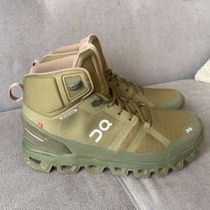 On Running Cloudrock Waterproof speed-hiking boot